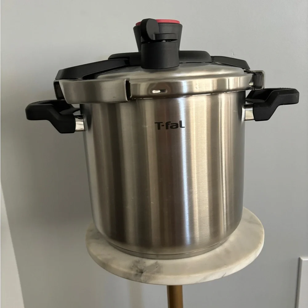 T-fal Clipso Stainless Steel Pressure Cooker 8 Quart